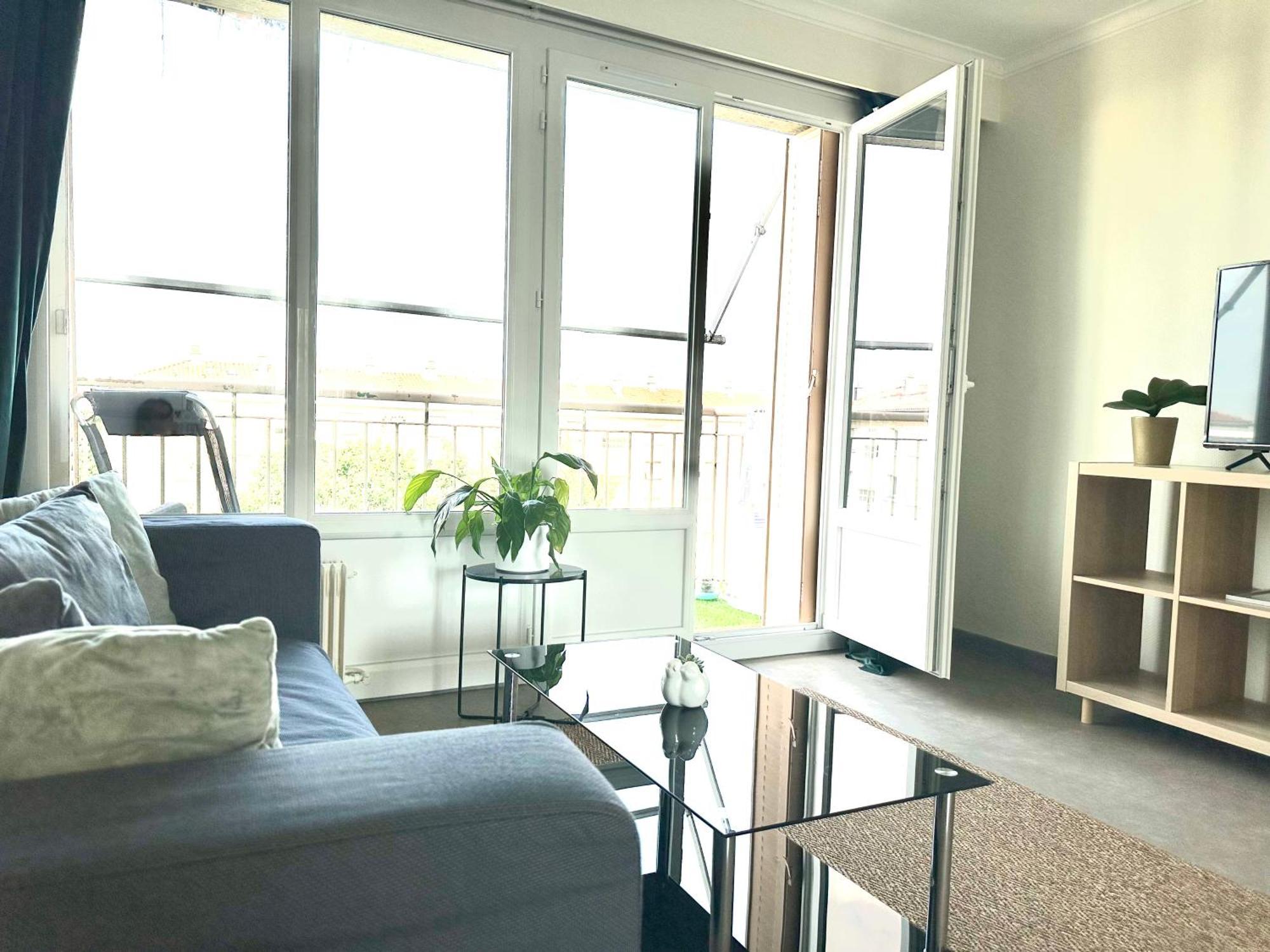 Grand Appartement Bron Centre Proche Eurexpo Et Groupama Kültér fotó