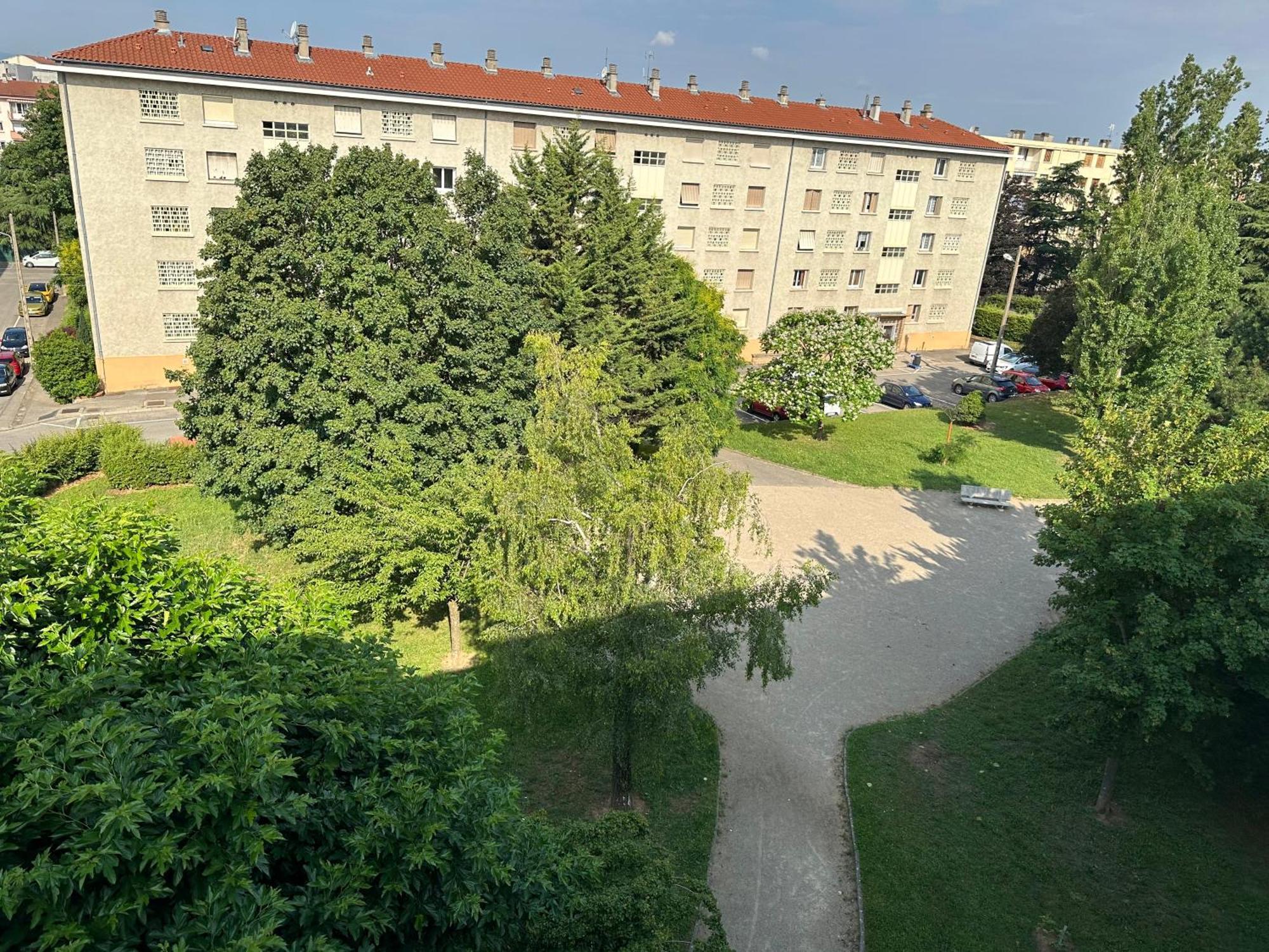 Grand Appartement Bron Centre Proche Eurexpo Et Groupama Kültér fotó