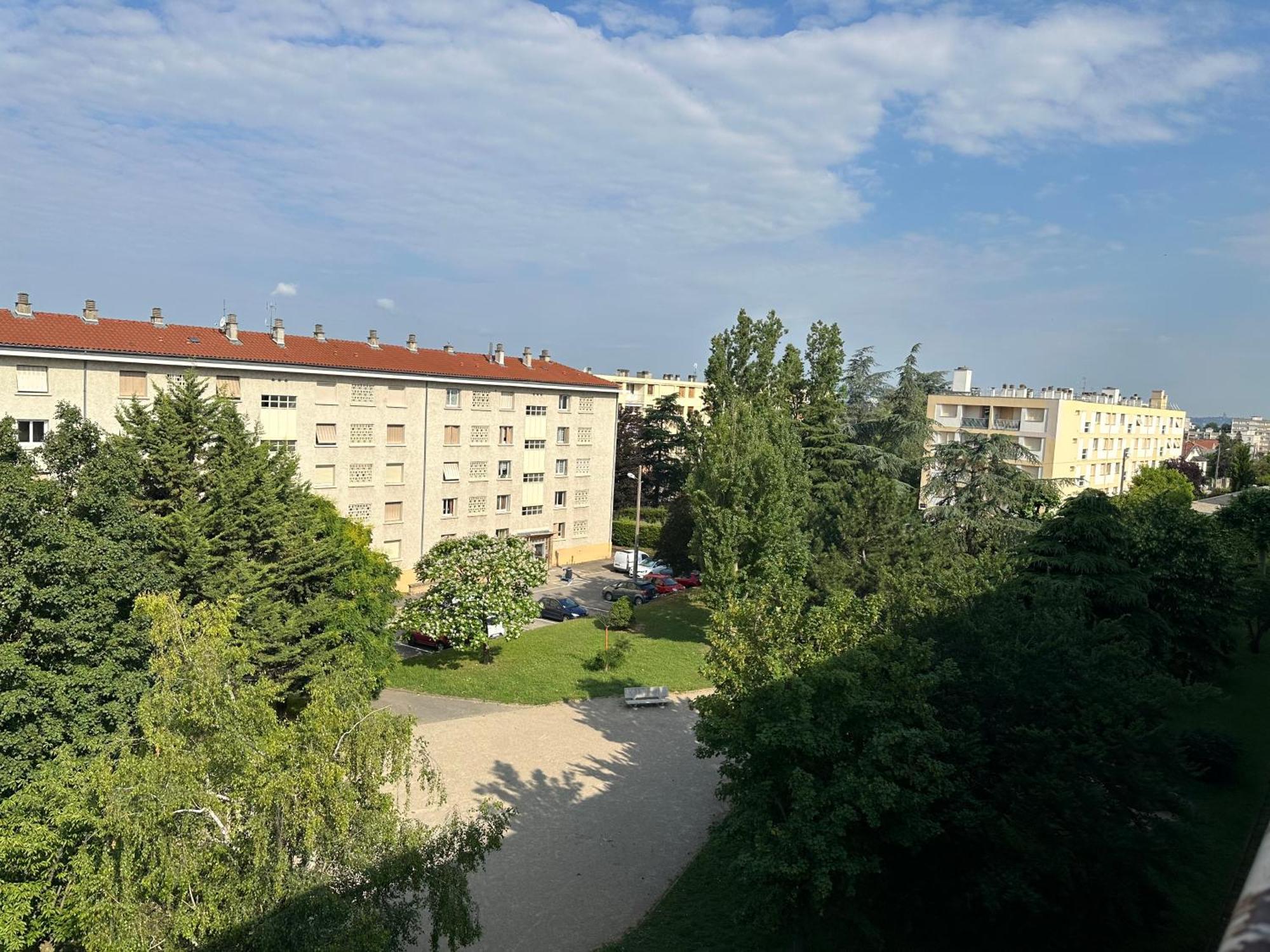 Grand Appartement Bron Centre Proche Eurexpo Et Groupama Kültér fotó